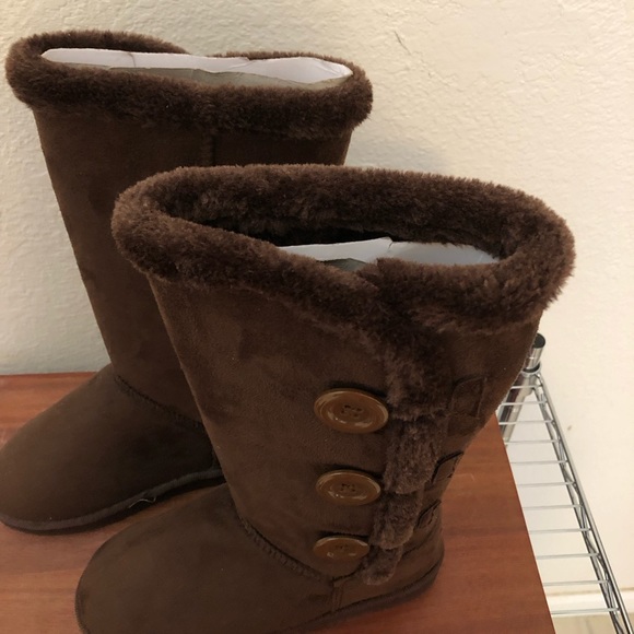 DBDK Ugg boot - Picture 3 of 5